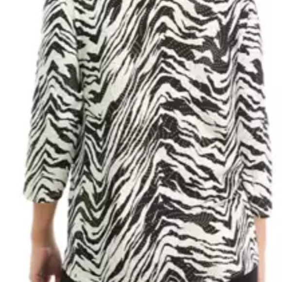 NWT Ruby Red Petite Keyhole Neck Zebra Print Knit Top 2XL - Picture 5 of 8